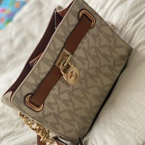 Michael kors cross body purse